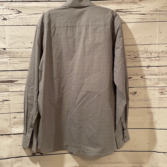Van Heusen Studio Button Shirt Men's size Large - Picture 2 of 3